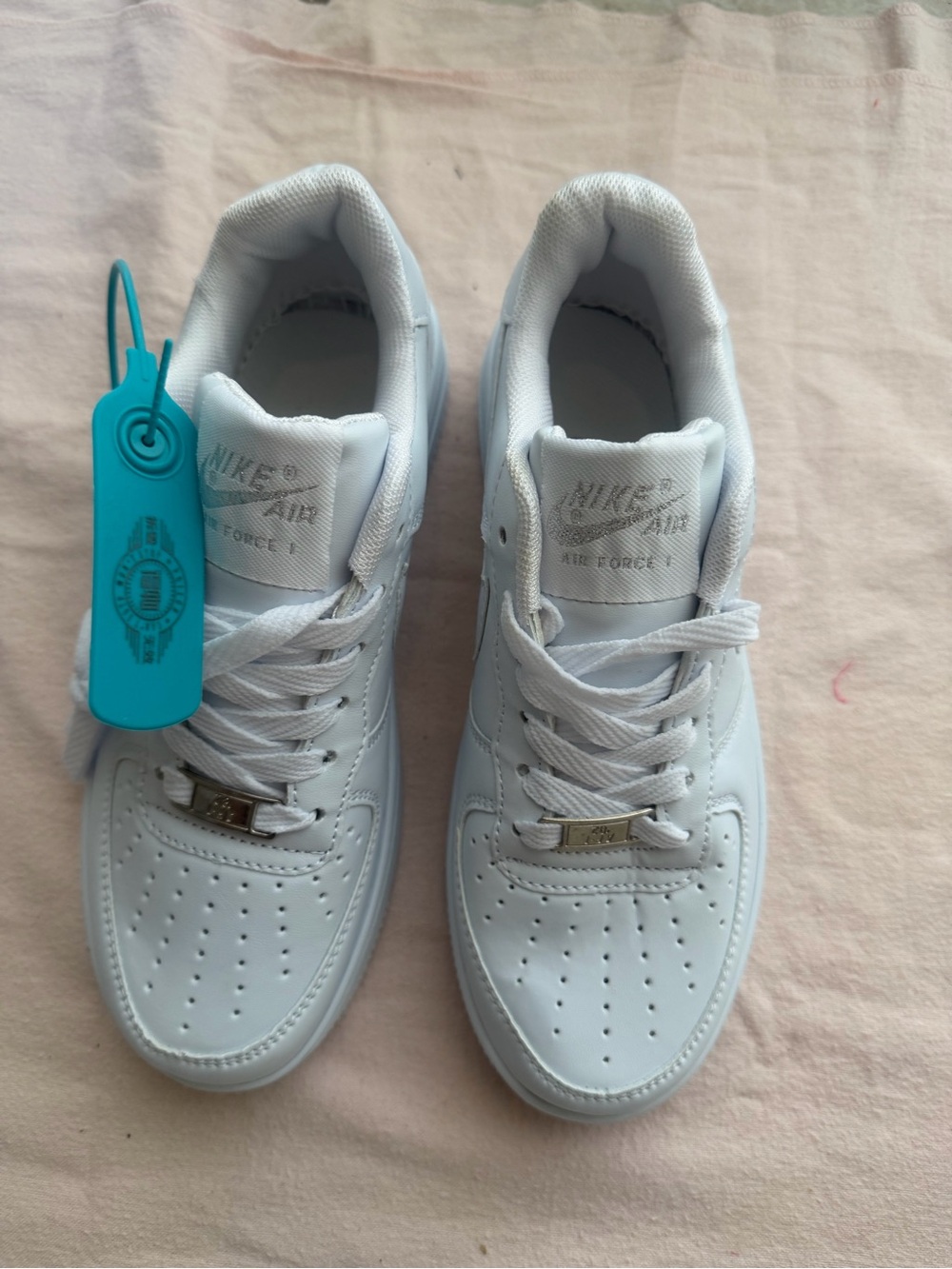 Nike White Men’s Low-Top Leather Sneakers